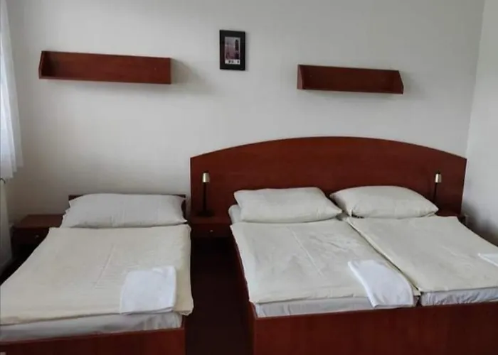Restaurace A Garnet Gæstehus 3*